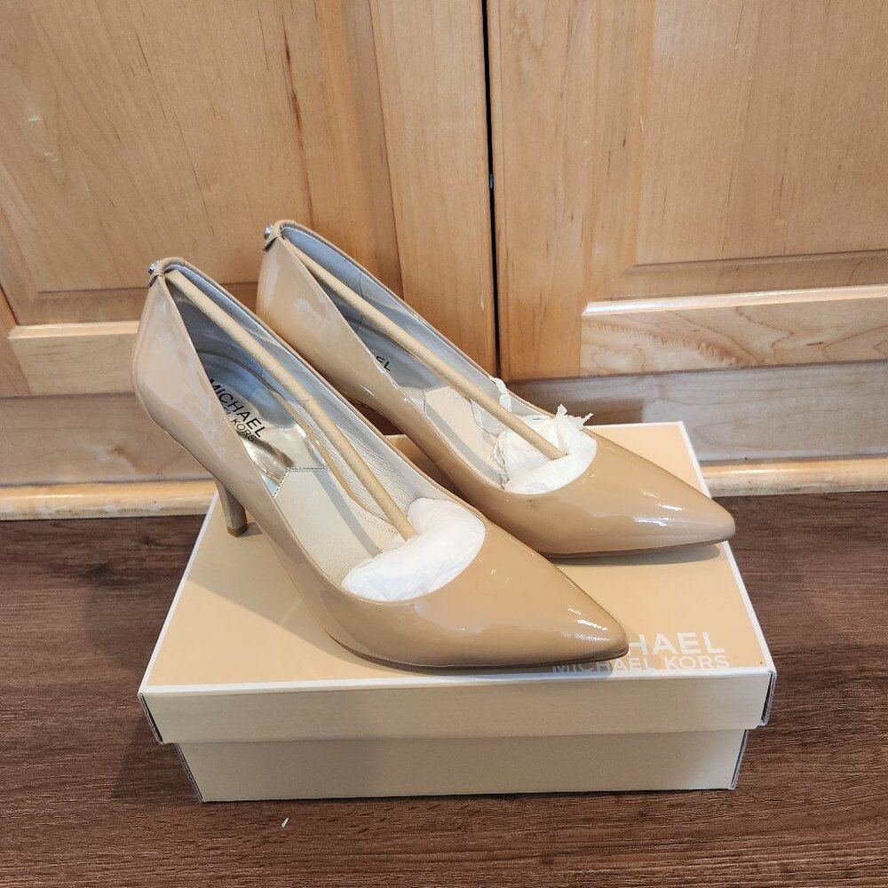Michael Kors MK-Flex Mid Pump, Nude Patent, 10M, never worn, with box